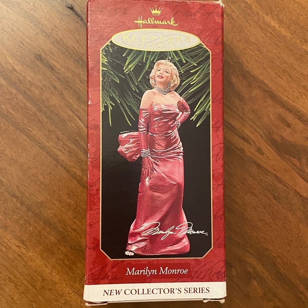 Hallmark Keepsake 1997 Marilyn Monroe ornament.  Like new condition in box. - Picture 4 of 6